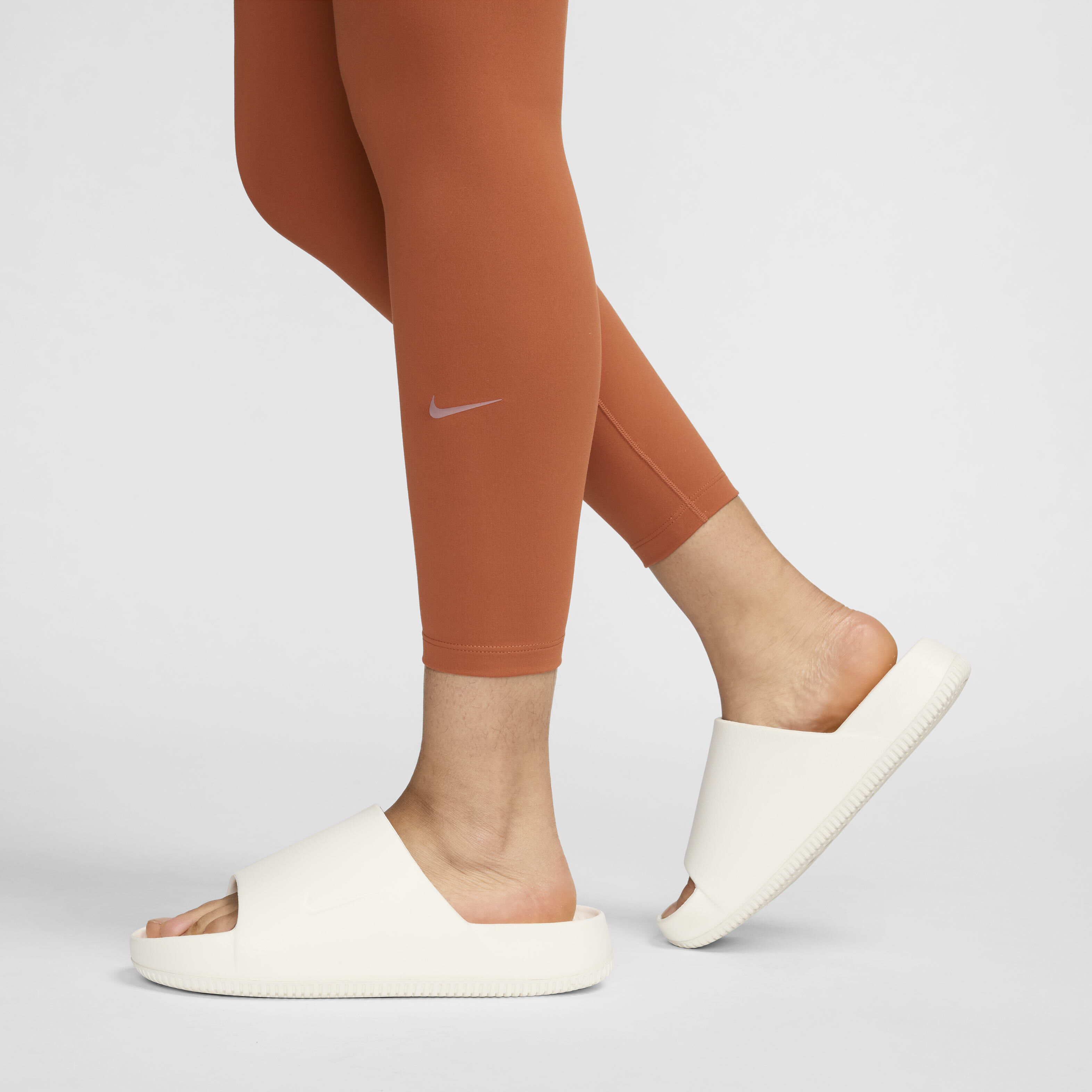 Nike dusty peach leggings clearance