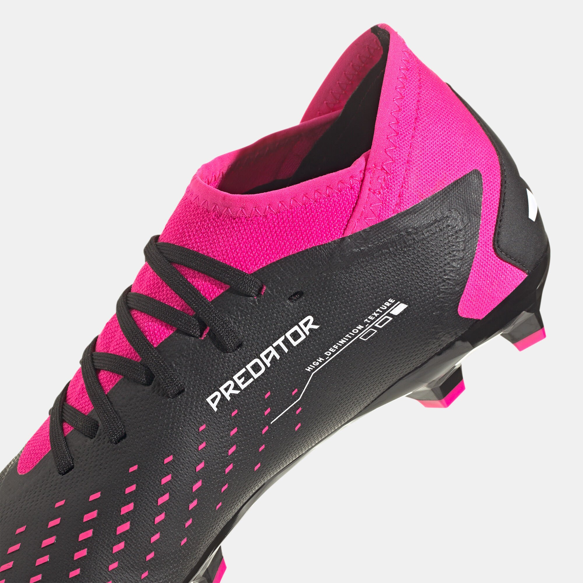 Predator hotsell pink shoes