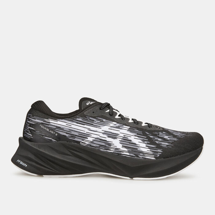 ASICS Men's NOVABLAST 3 Shoe Black ASICS Men's NOVABLAST 3 Shoe Black image number 0
