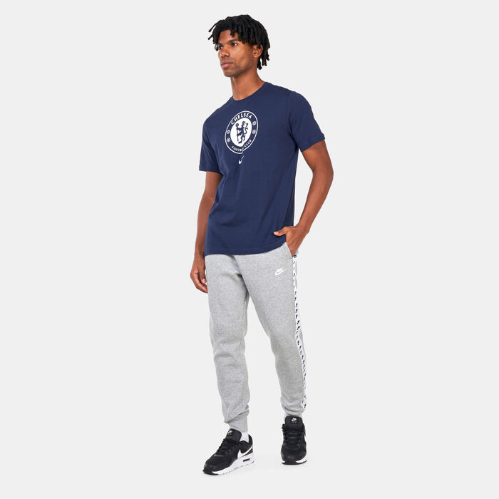 Nike Men's Chelsea F.C. Crest Football T-Shirt Blue Nike Men's Chelsea F.C. Crest Football T-Shirt Blue image number 2
