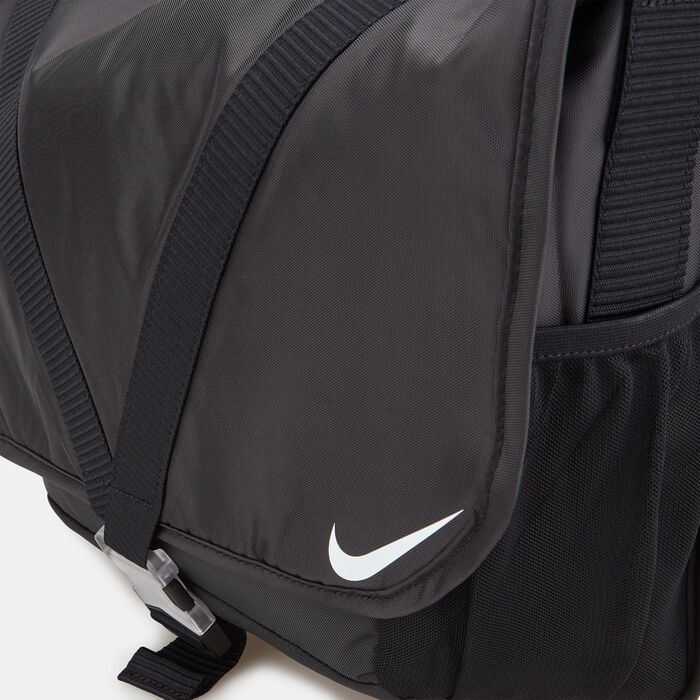 Nike Men's Sportswear Essentials Messenger Bag (17L) Black image number 3