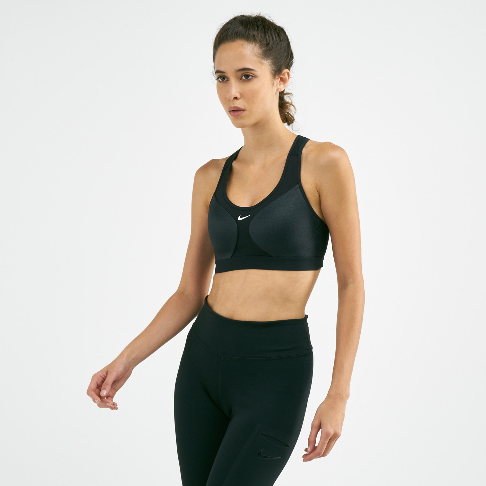 Nike women's motion hotsell adapt sports bra