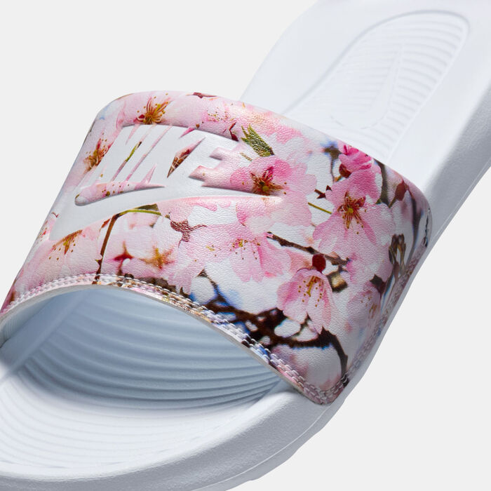 Nike Women's Victori One Slides White Nike Women's Victori One Slides White image number 5