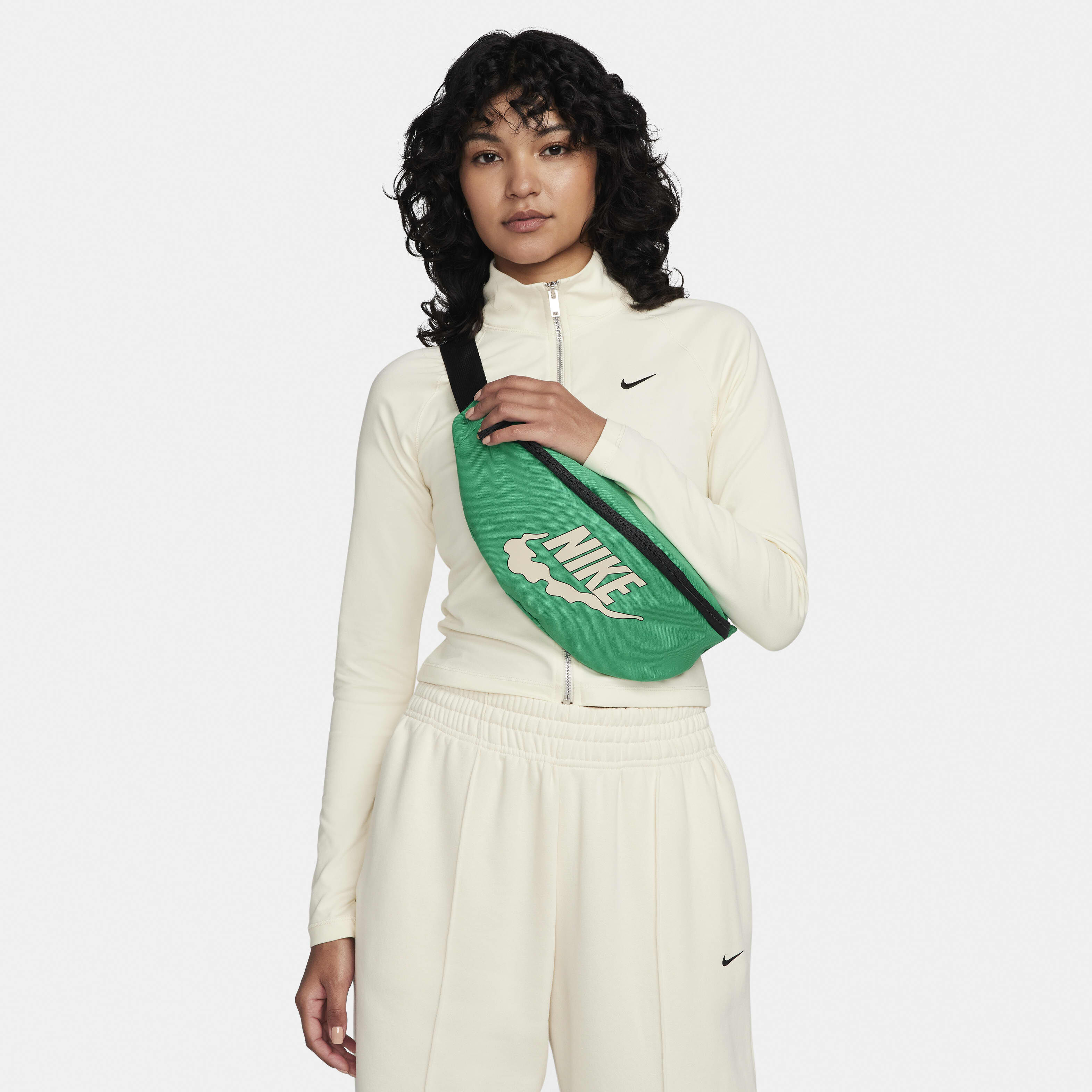 Heritage Hip Pack Green Nike in KSA SSS