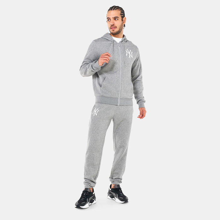 New Era Men's New York Yankees League Essentials Hoodie Grey New Era Men's New York Yankees League Essentials Hoodie Grey image number 2