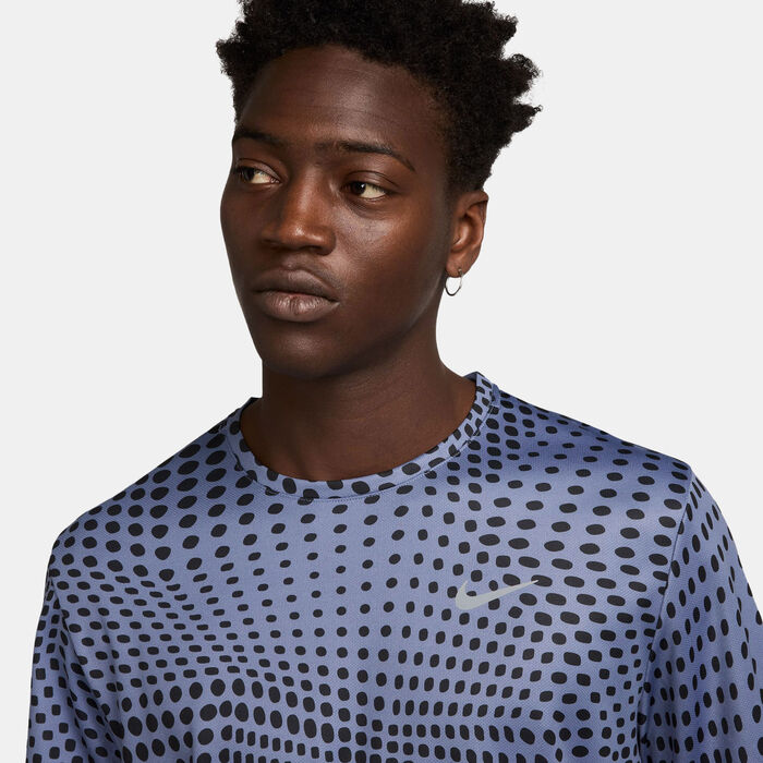 Nike Men's Dri-FIT Miler Running T-Shirt Blue image number 2