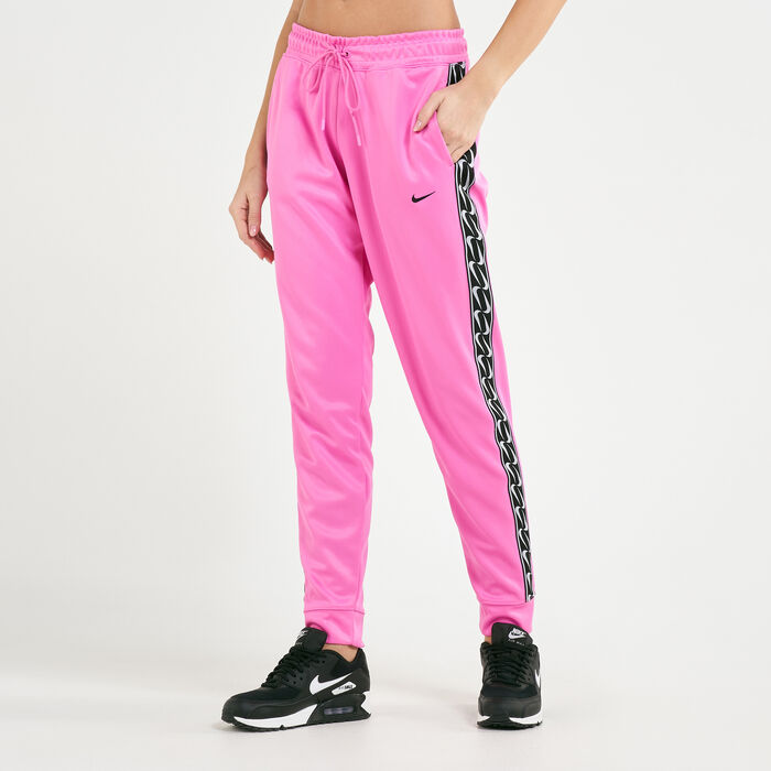 Nodig hebben lijn tofu Nike Women's Sportswear Jogger Logo Tape Sweatpants 12 in KSA | SSS