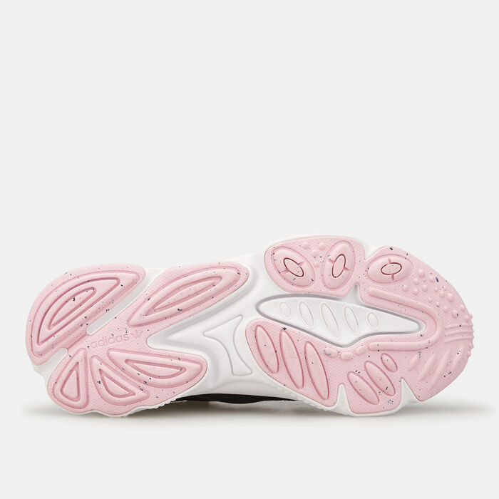 adidas Originals Women's OZWEEGO Shoe Black image number 3