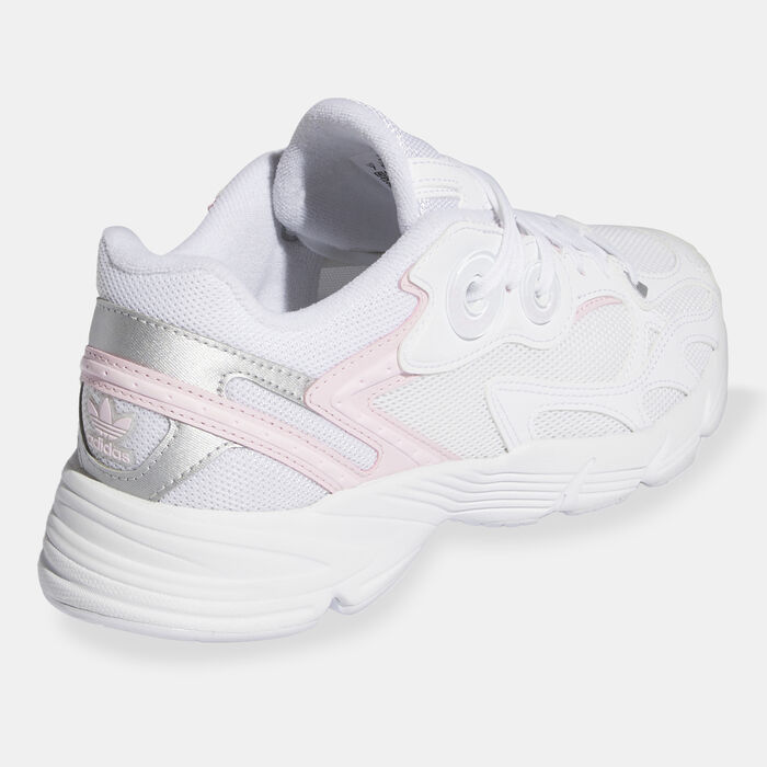 adidas Originals Women's Astir Shoe White image number 2