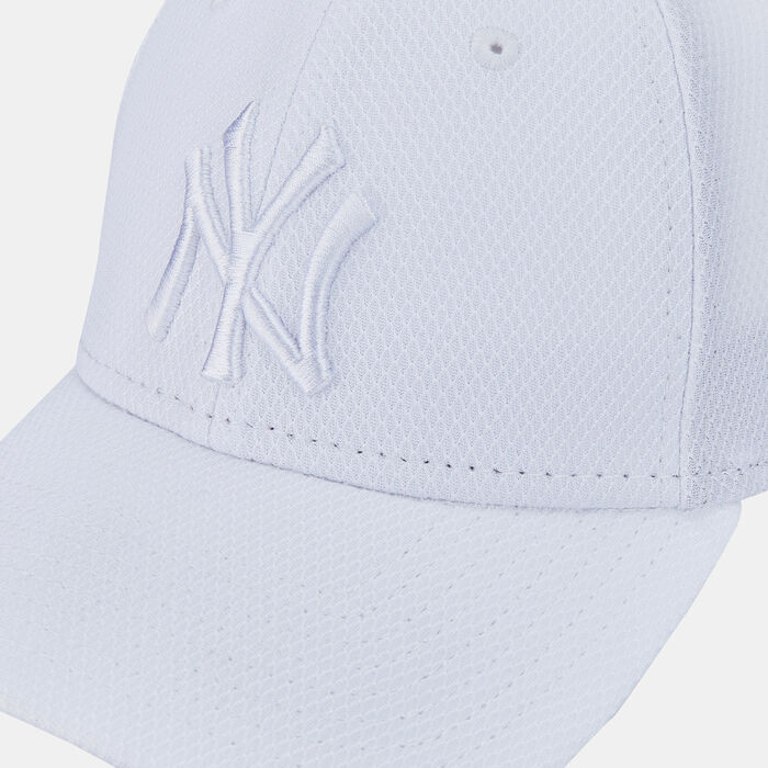 New Era Men's New York Yankees Diamond Era Essential 9FORTY Cap White New Era Men's New York Yankees Diamond Era Essential 9FORTY Cap White image number 2