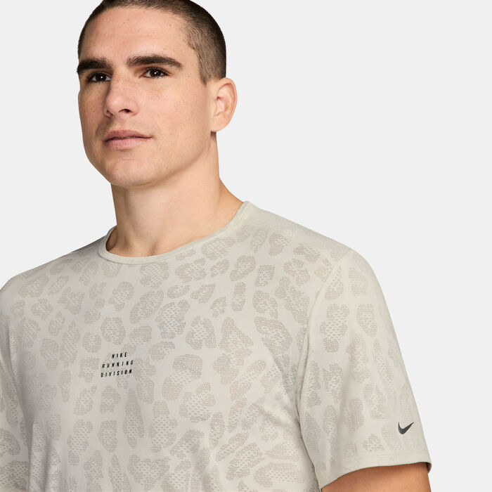 Nike Men's Dri-FIT Rise 365 Running Division Top Ivory Nike Men's Dri-FIT Rise 365 Running Division Top Ivory image number 2
