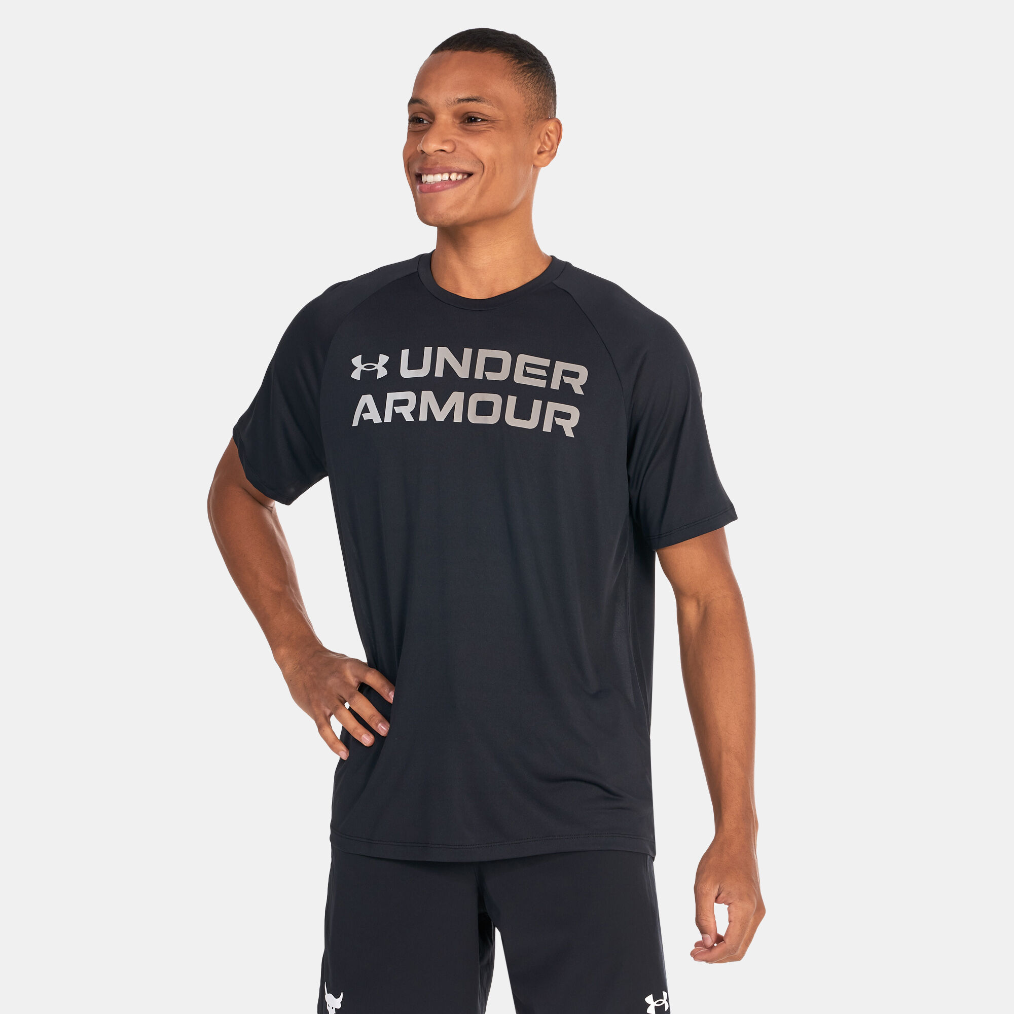 Buy Under Armour Men s UA Tech 2.0 Gradient T Shirt Black in KSA SSS