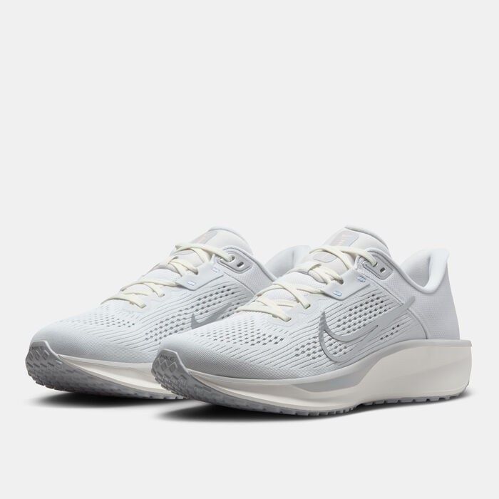 Nike Women's Quest 6 Road Running Shoes Grey Nike Women's Quest 6 Road Running Shoes Grey image number 1