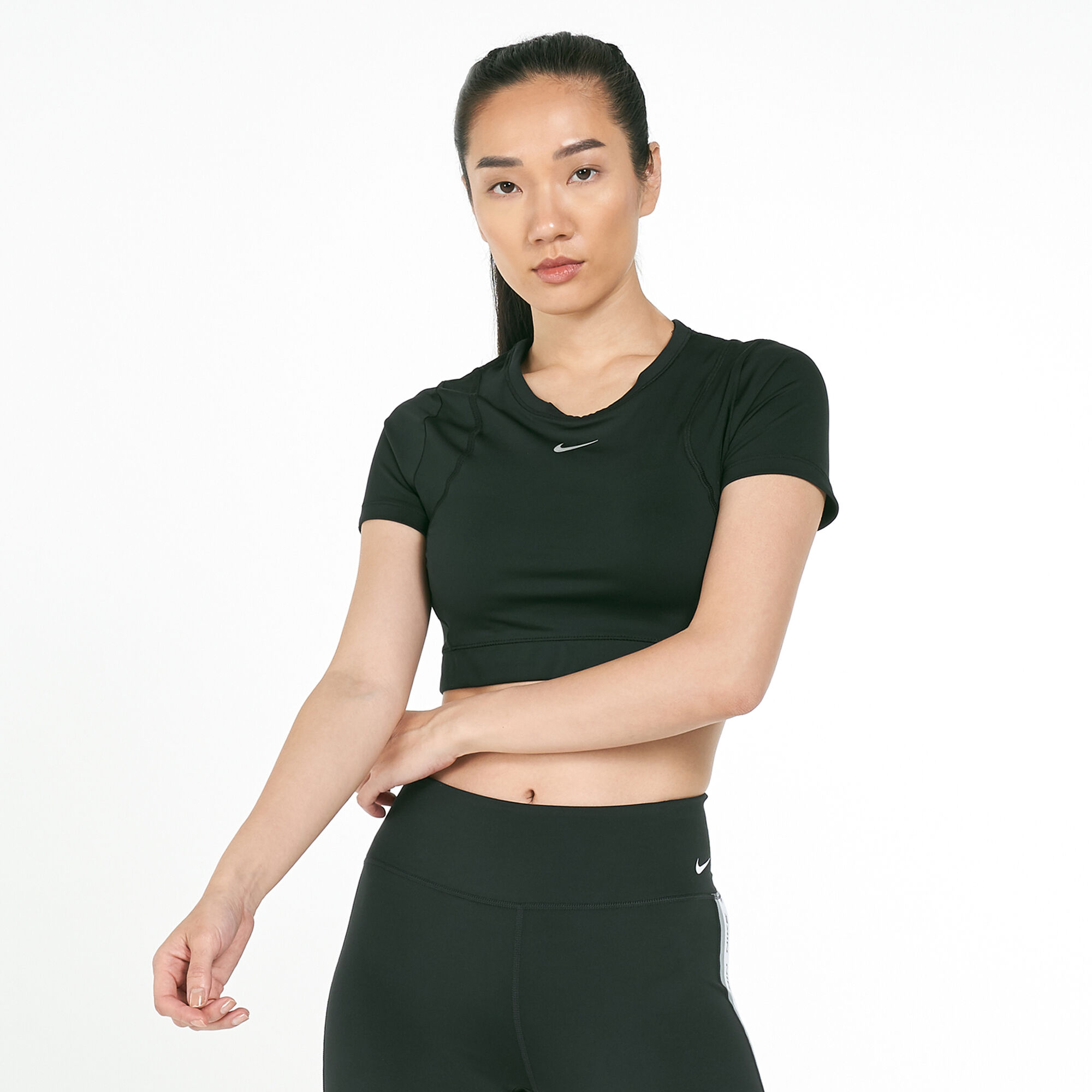 Nike Women s Pro AeroAdapt Crop Top