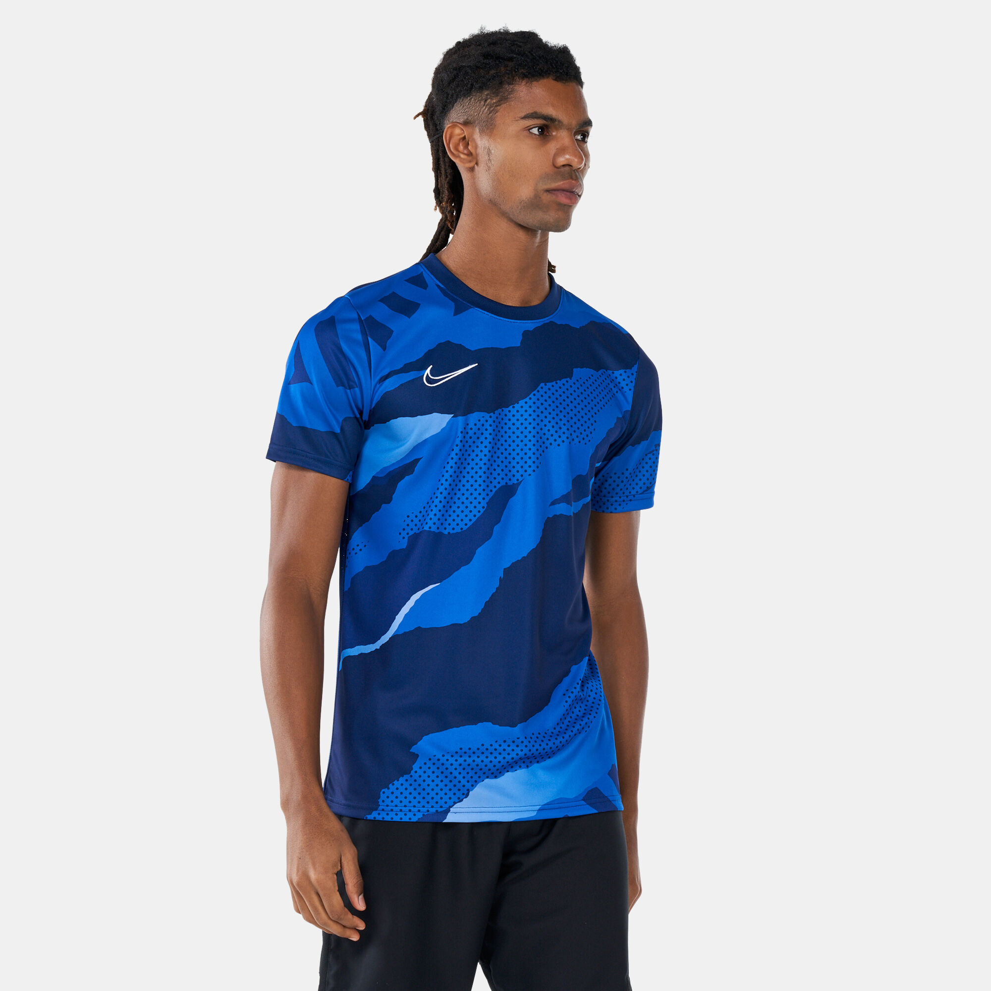 Buy Nike Men s Training T Shirt Blue in KSA SSS