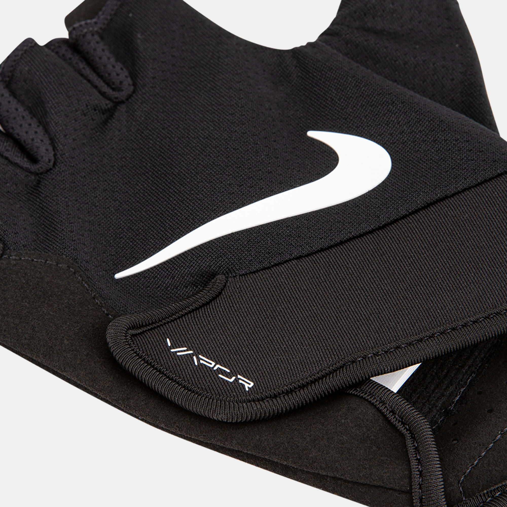 Nike fundamental training gloves mens hotsell
