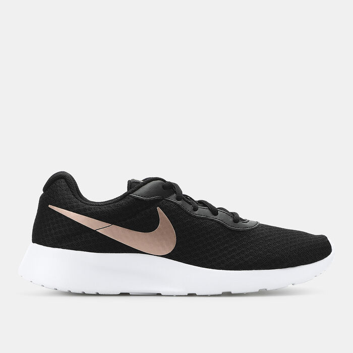 Nike Women's Tanjun Shoe Black image number 0