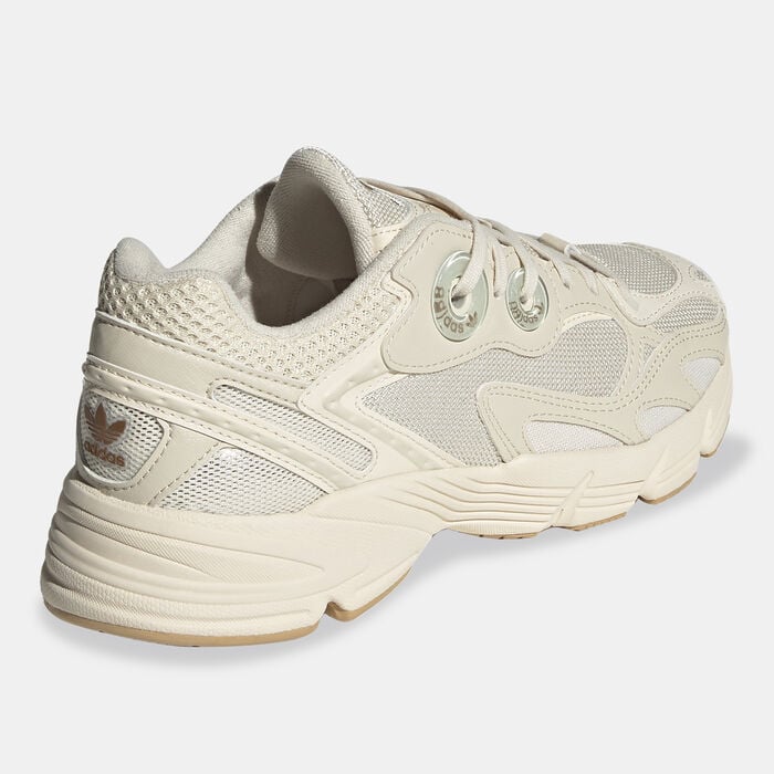 adidas Originals Women's Astir Shoes Beige adidas Originals Women's Astir Shoes Beige image number 2
