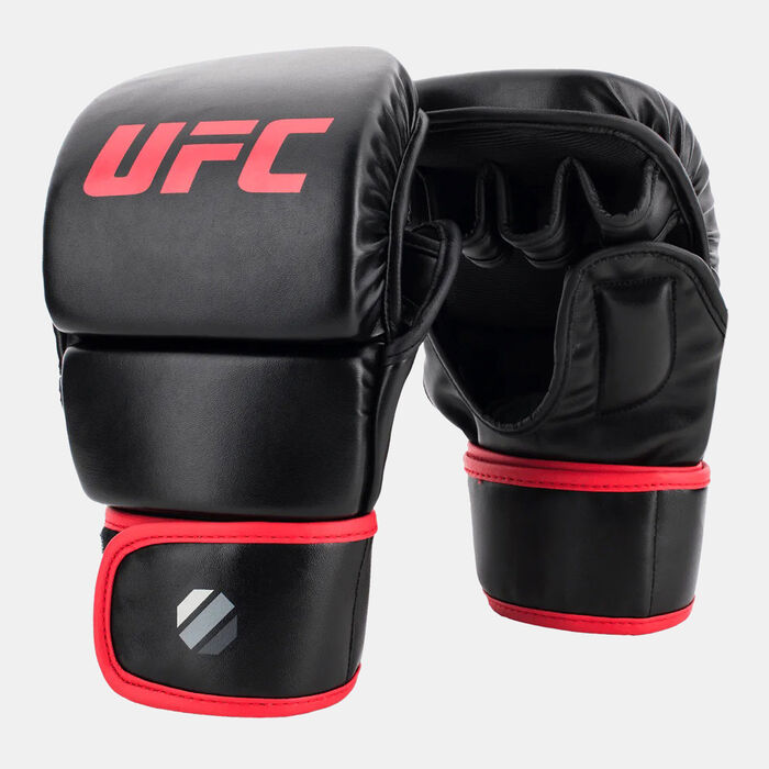 UFC Contentder MMA Bag Glove (6oz.) Black UFC Contentder MMA Bag Glove (6oz.) Black image number 0