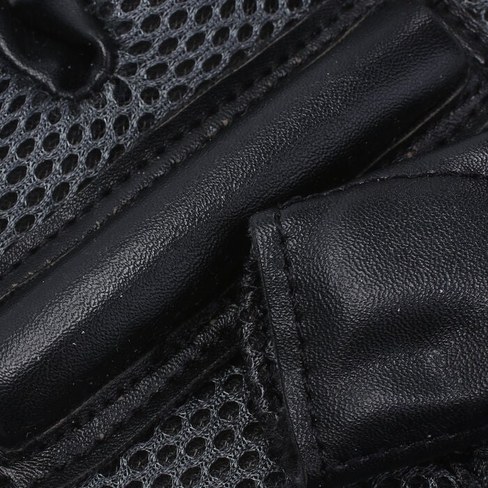 Everlast MMA Kickboxing Gloves Black Everlast MMA Kickboxing Gloves Black image number 2