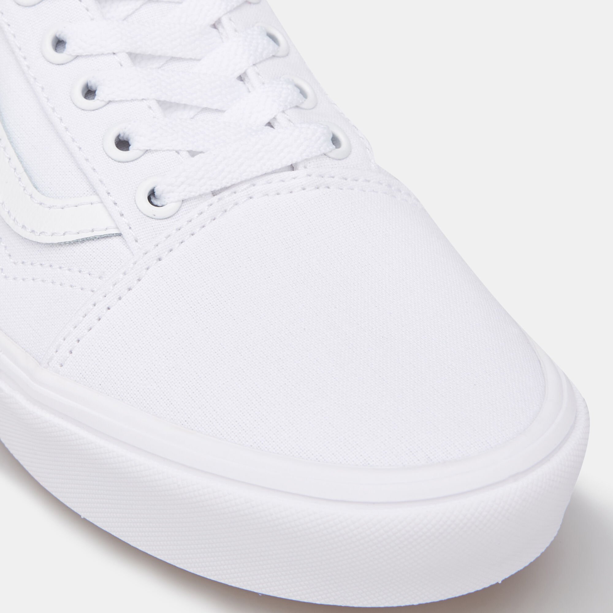 ComfyCush Old Skool Unisex Shoes White Vans in KSA SSS