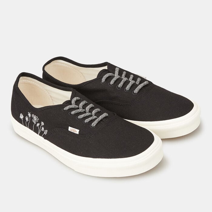 Vans Authentic Unisex Shoe Black Vans Authentic Unisex Shoe Black image number 1