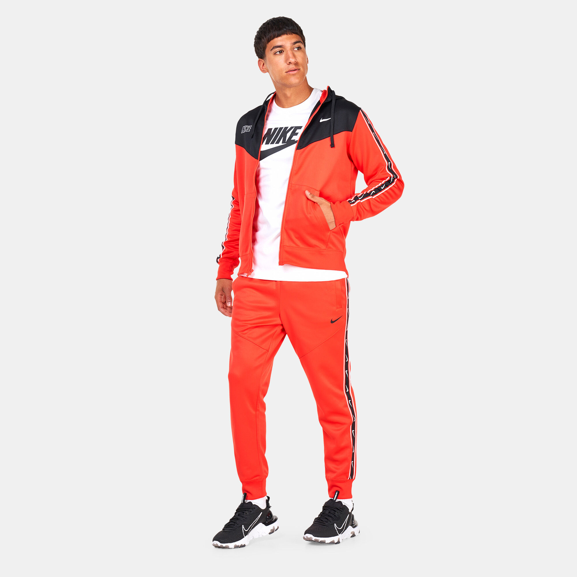 Nike repeat hoodie red 2025