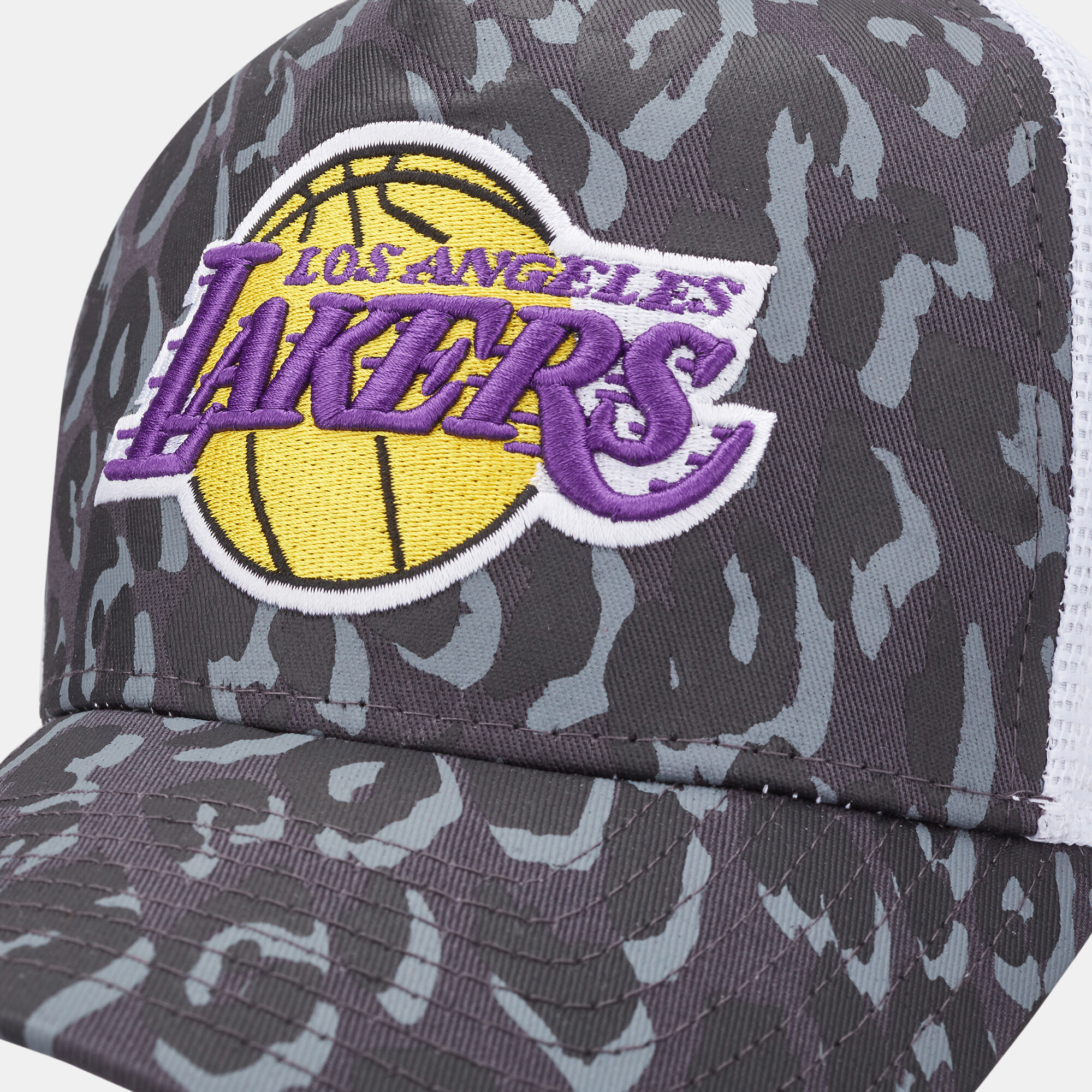 Men s Seasonal Camo Trucker Los Angeles Lakers Cap Grey New Era in KSA SSS
