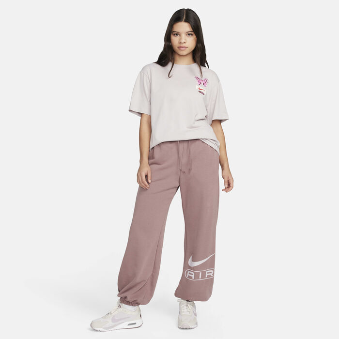 Nike Women's Sportswear Graphic Boyfriend T-Shirt Beige Nike Women's Sportswear Graphic Boyfriend T-Shirt Beige image number 5