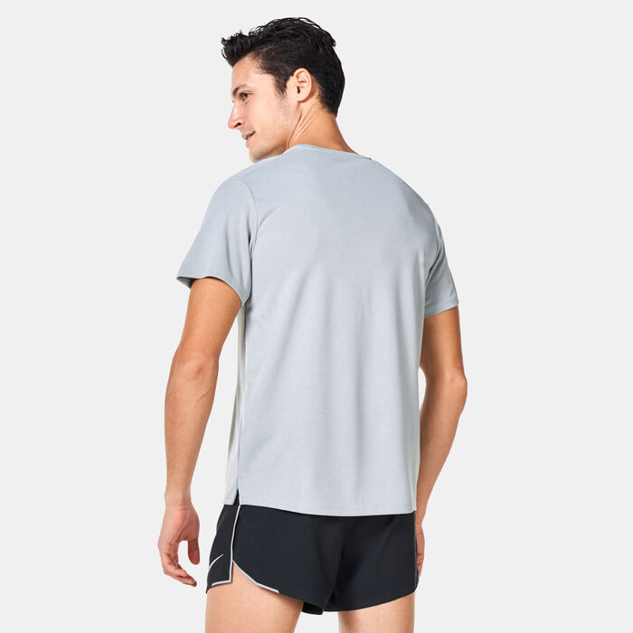 Nike Men's Miler Dri-FIT UV Running T-Shirt Grey Nike Men's Miler Dri-FIT UV Running T-Shirt Grey image number 1