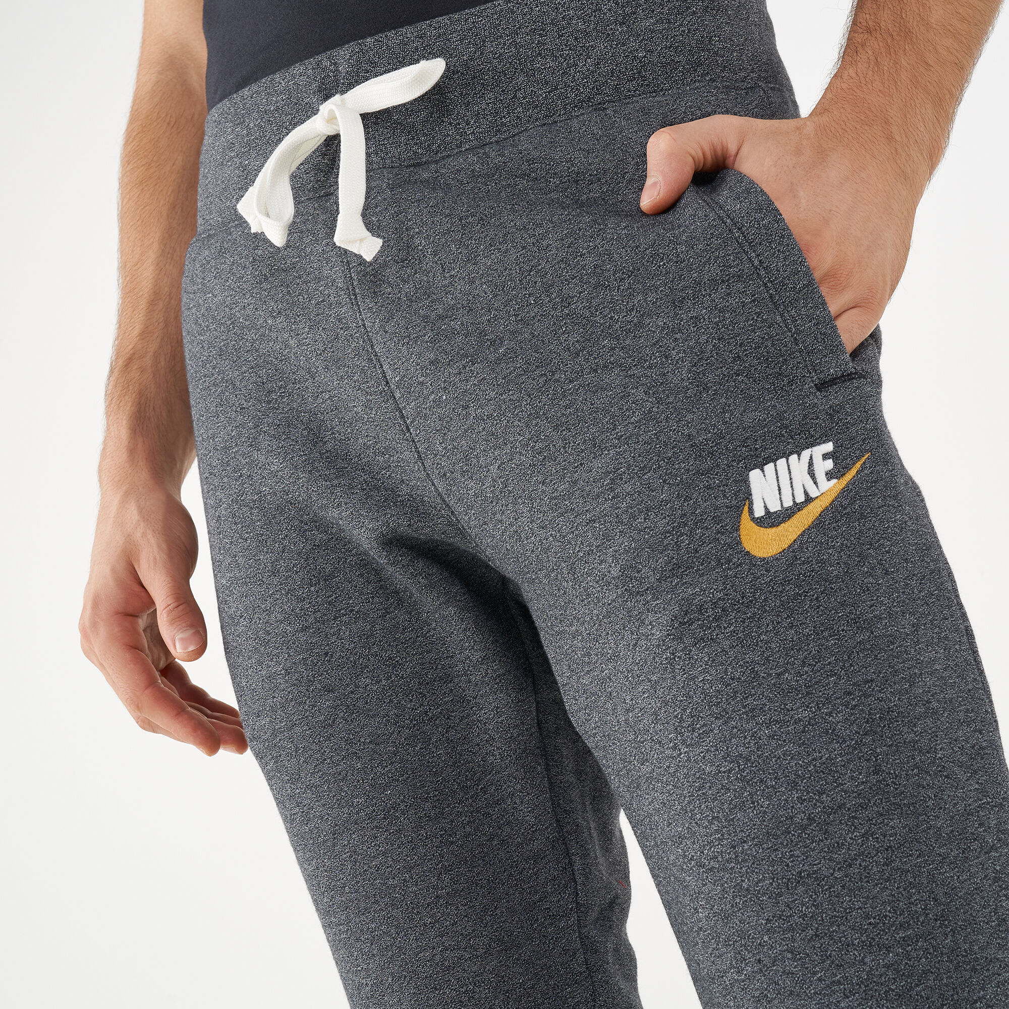 Nike Men s Sportswear Heritage Joggers in KSA SSS