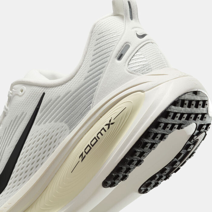 Nike Men's Vomero 18 Road Running Shoes Ivory Nike Men's Vomero 18 Road Running Shoes Ivory image number 5