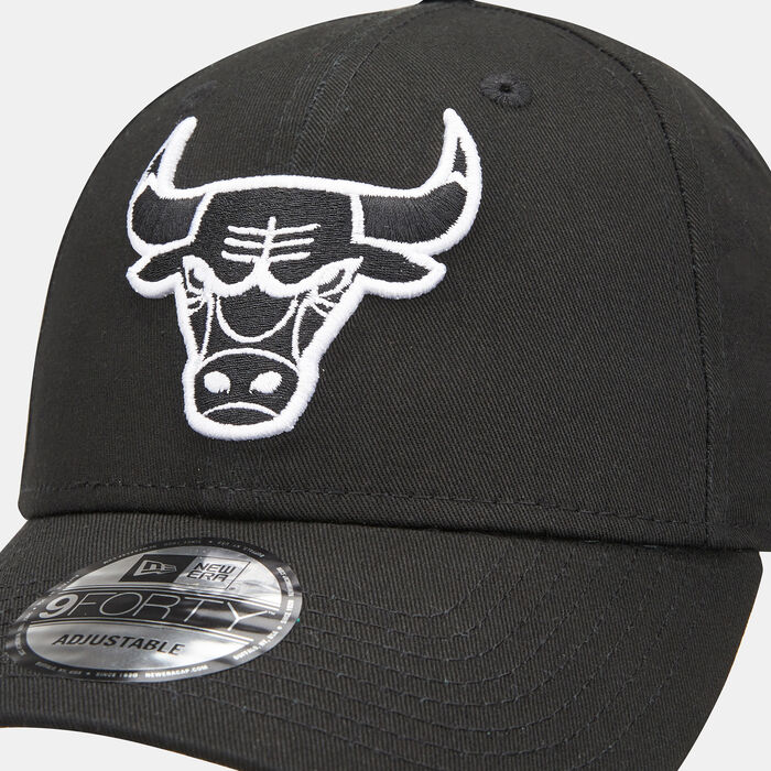 New Era Men’s NBA Essential Outline 940 Chicago Bulls Cap Black New Era Men’s NBA Essential Outline 940 Chicago Bulls Cap Black image number 2