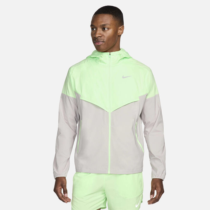 Nike Men's Windrunner Repel Running Jacket Green image number 0