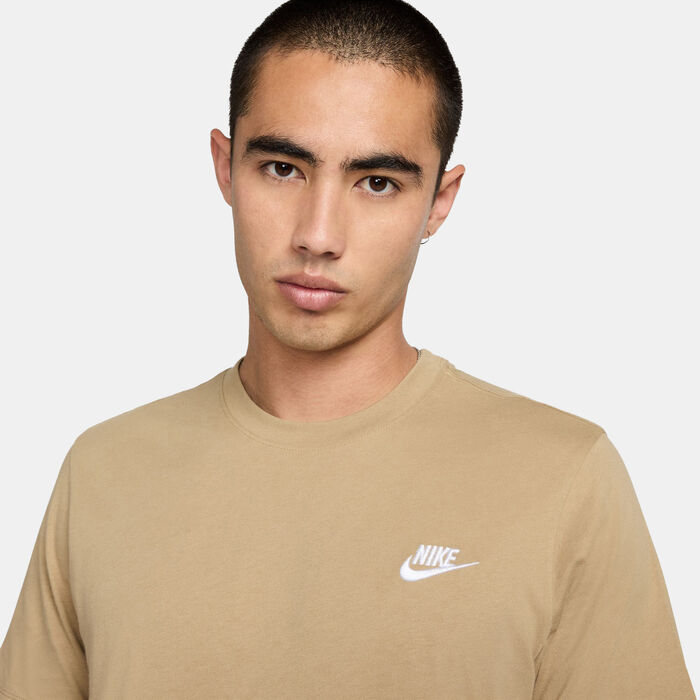 Nike Men's Sportswear Club T-Shirt Beige Nike Men's Sportswear Club T-Shirt Beige image number 3