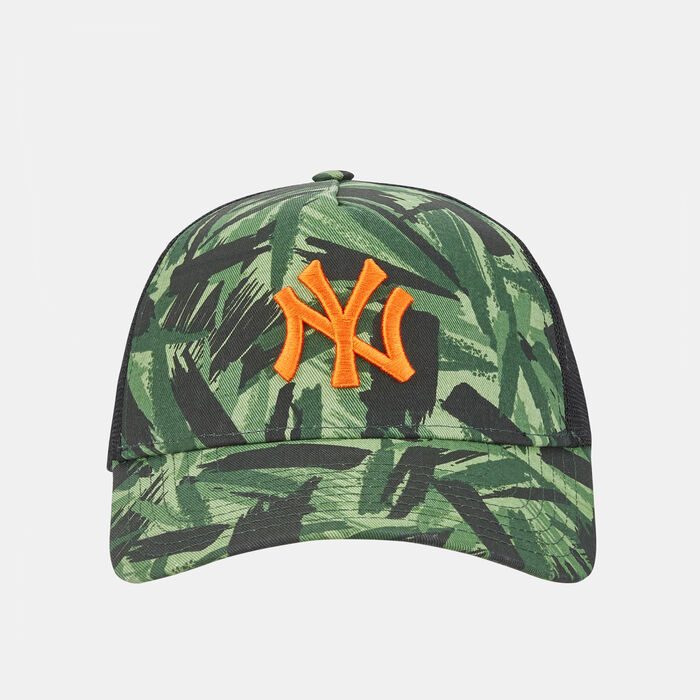 Men's New York Yankees Seasonal Camo Trucker Cap Men's New York Yankees Seasonal Camo Trucker Cap image number 0