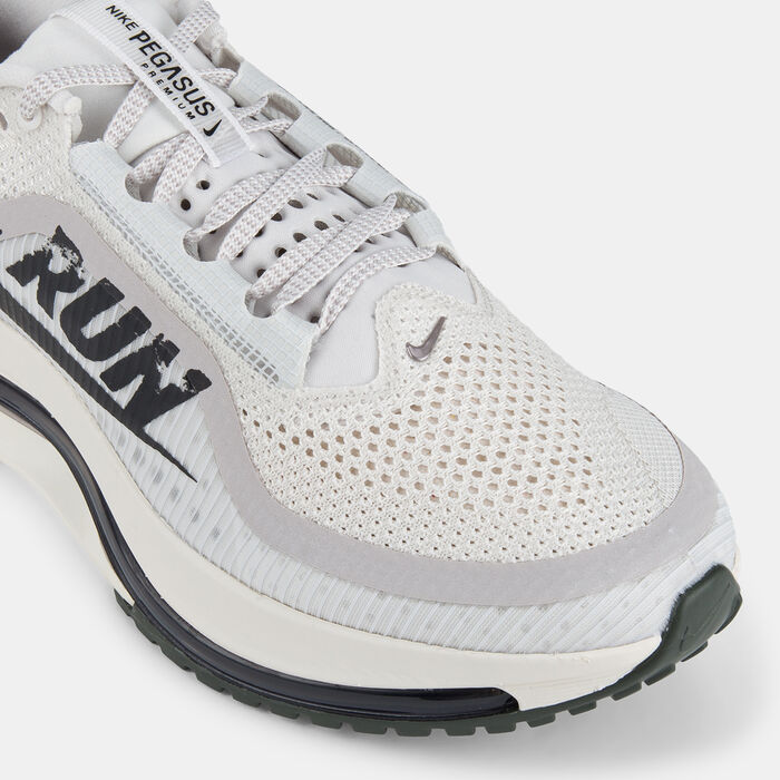 Nike Men's Pegasus Premium Road Running Shoes Ivory Nike Men's Pegasus Premium Road Running Shoes Ivory image number 4