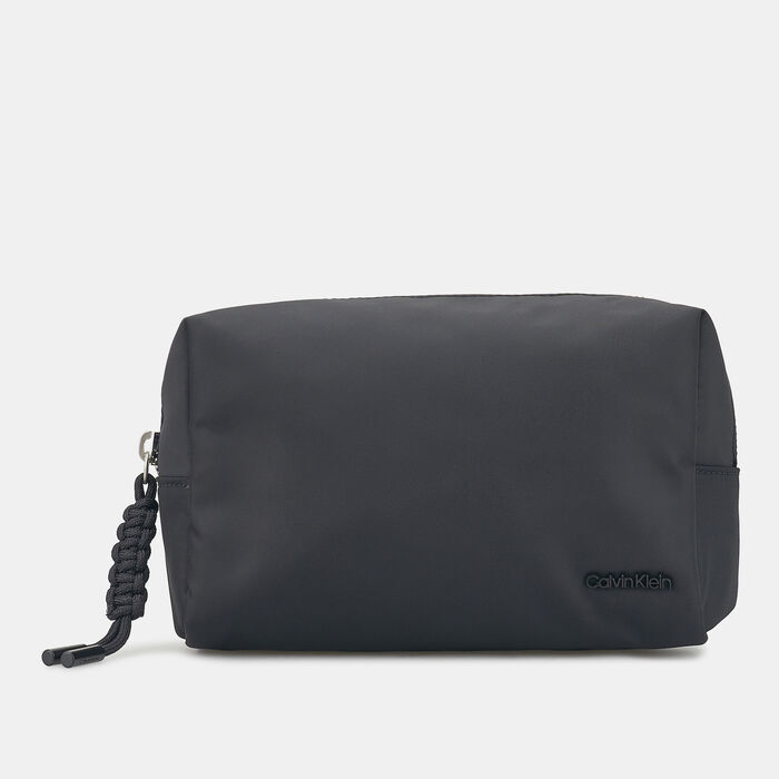 Calvin Klein Women's Toiletry Bag Black Calvin Klein Women's Toiletry Bag Black image number 0
