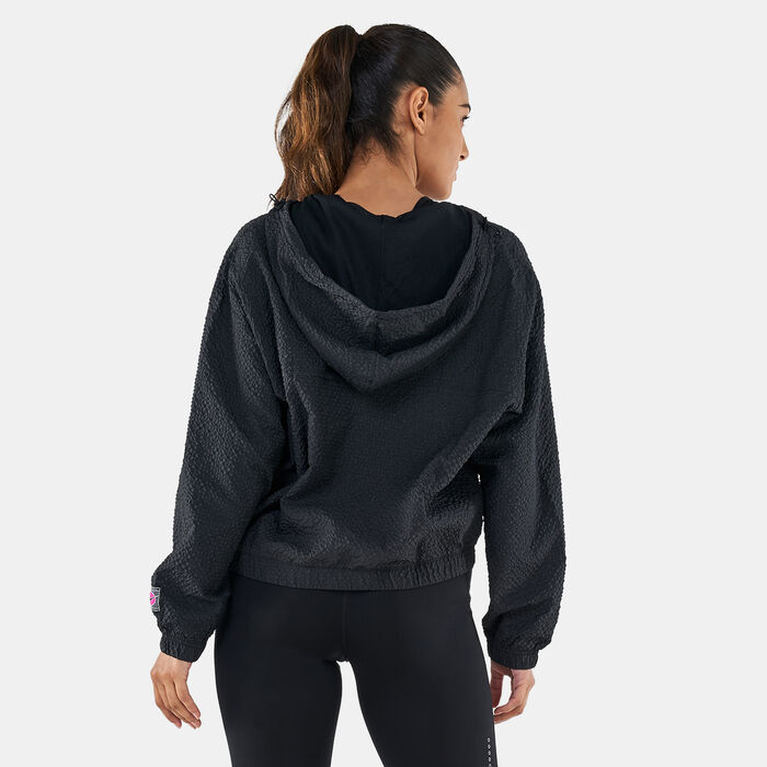 Nike Women's Icon Clash Woven Running Pullover Jacket Black image number 1