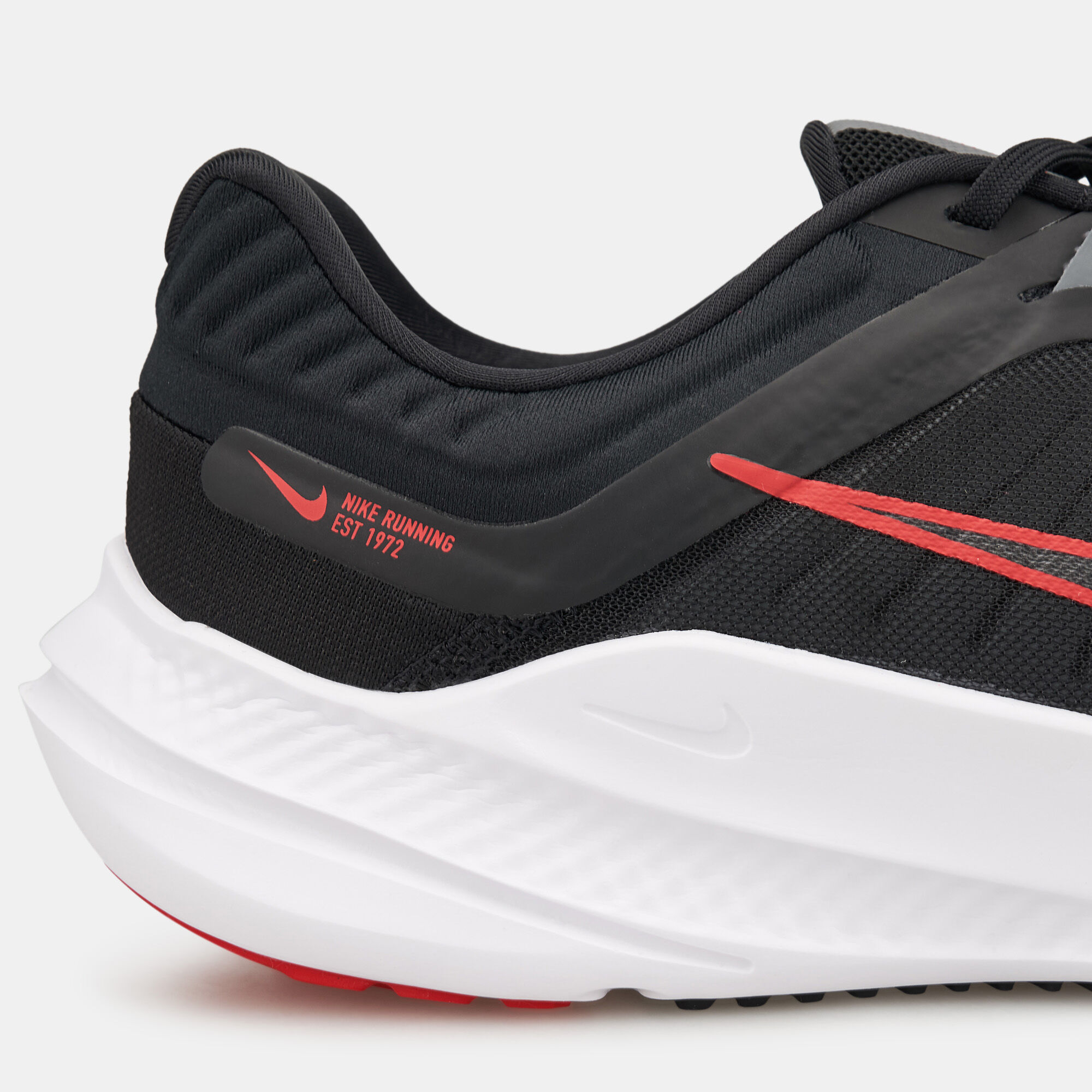 Quest men's running shoe black 2025