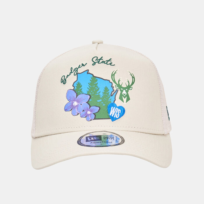 New Era Men's NBA Milwaukee Bucks Logo Trucker Cap Beige New Era Men's NBA Milwaukee Bucks Logo Trucker Cap Beige image number 0