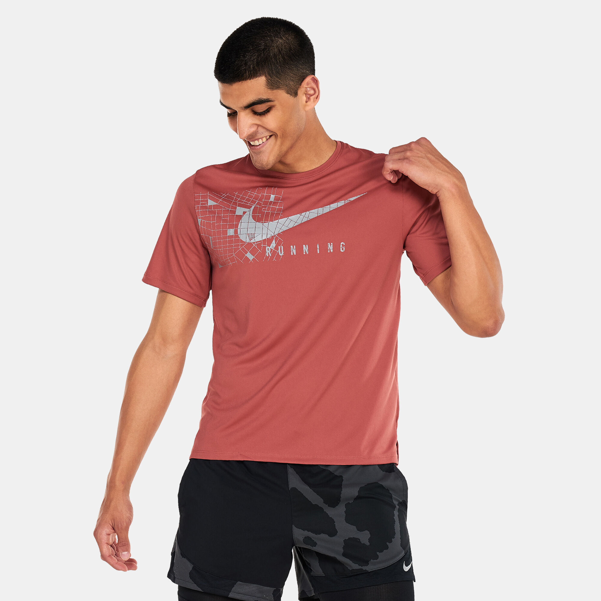 Buy Nike Men s Dri FIT UV Miler Run Division Graphic T Shirt Red