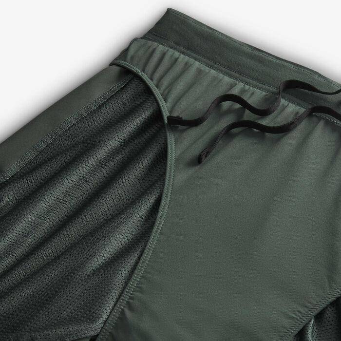 Nike Men's Challenger Swoosh Dri-FIT Running Shorts Green Nike Men's Challenger Swoosh Dri-FIT Running Shorts Green image number 3