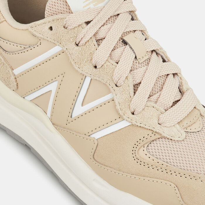 New Balance Women's 5740 Shoe Beige New Balance Women's 5740 Shoe Beige image number 4