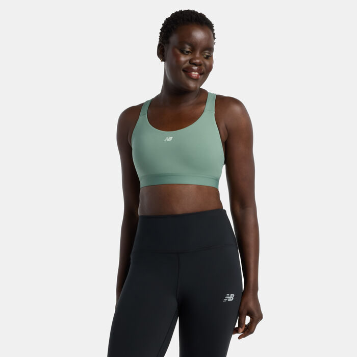 New Balance Women's Essential Medium-Support Training Sports Bra Green image number 0