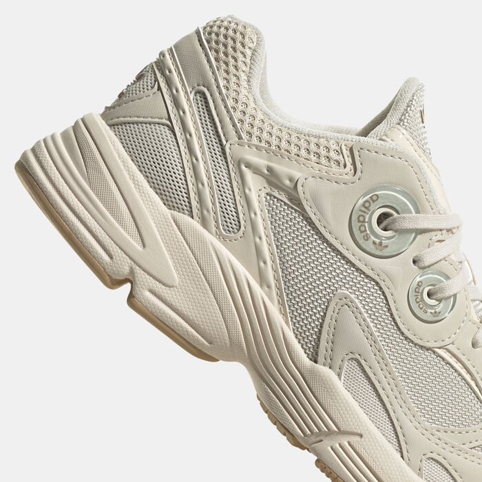 adidas Originals Women's Astir Shoes Beige adidas Originals Women's Astir Shoes Beige image number 4