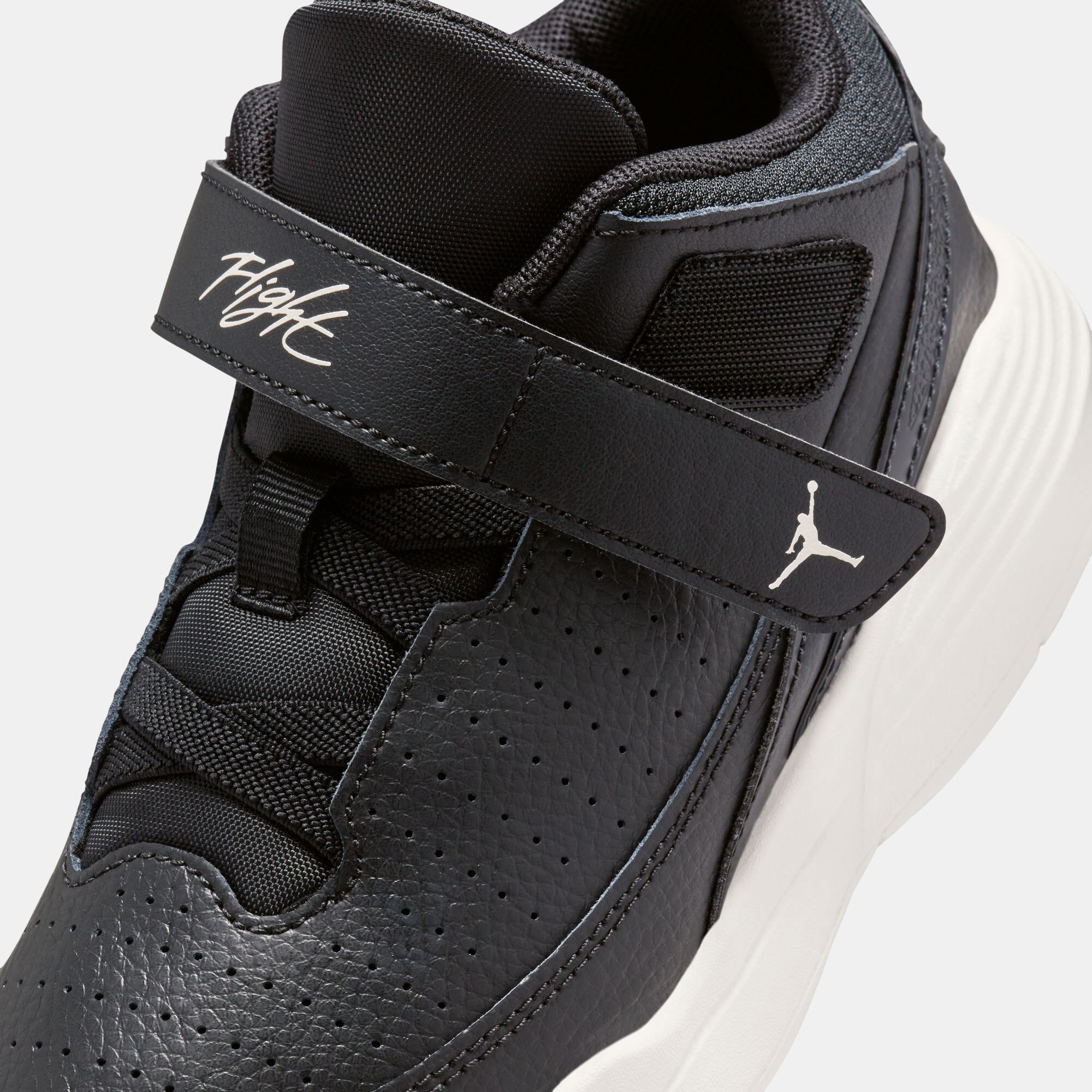Kids Max Aura 5 Shoes Black Jordan in KSA SSS
