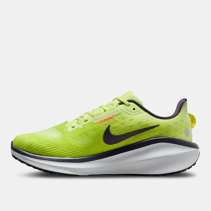 Nike Women's Vomero 17 Road Running Shoes Green image number 2