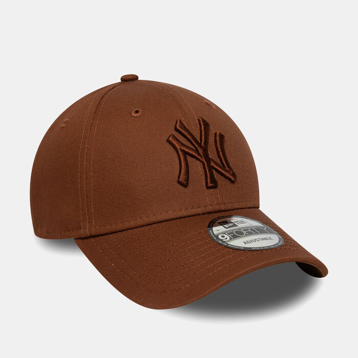 New Era Men's MLB New York Yankees League Essential 9FORTY Cap Brown image number 2