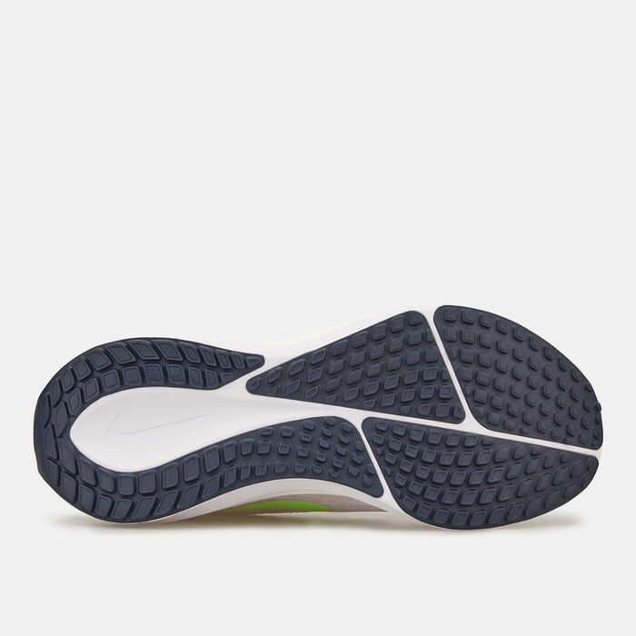 Nike Women's Vomero 17 Road Running Shoes White Nike Women's Vomero 17 Road Running Shoes White image number 4